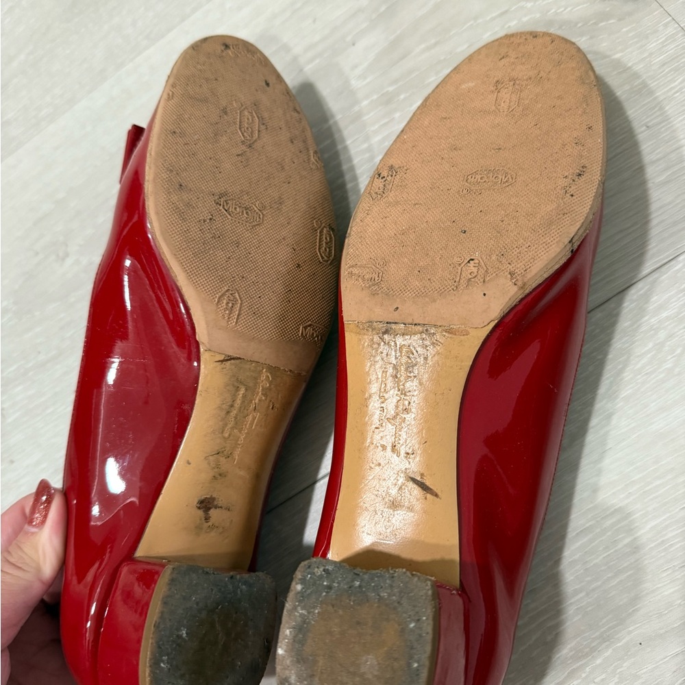 Salvatore Ferragamo Red Patent Leather Bow Flats with Gold Accent - Picture 4 of 6